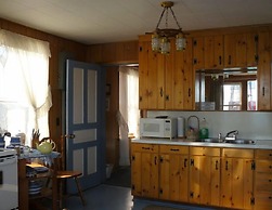 Bruce Bay Cottages & Lighthouse
