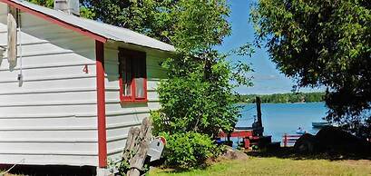 Bruce Bay Cottages & Lighthouse