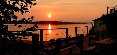 Bruce Bay Cottages & Lighthouse