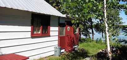 Bruce Bay Cottages & Lighthouse