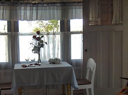 Bruce Bay Cottages & Lighthouse