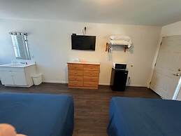 Lakeside Motor Lodge