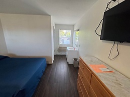Lakeside Motor Lodge