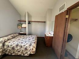 Lakeside Motor Lodge