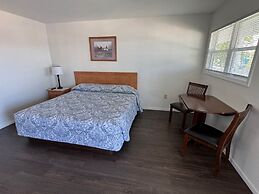 Lakeside Motor Lodge