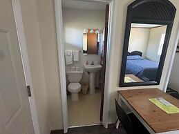 Lakeside Motor Lodge