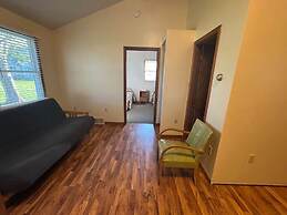 Lakeside Motor Lodge