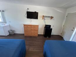 Lakeside Motor Lodge