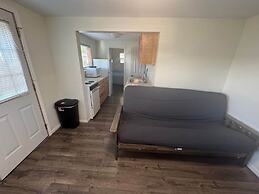Lakeside Motor Lodge