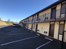 Golden Hills Motel