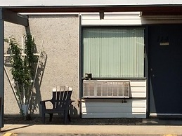 Twin Rivers Motel & RV Park