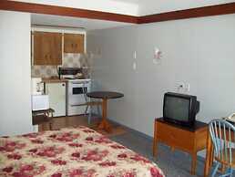 Twin Rivers Motel & RV Park