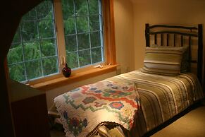 Copper Creek Inn at Mt Rainier