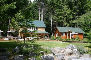 Copper Creek Inn at Mt Rainier