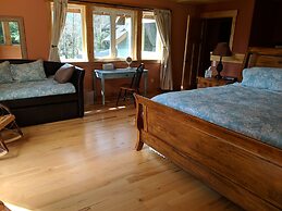 Copper Creek Inn at Mt Rainier