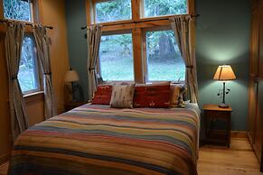 Copper Creek Inn at Mt Rainier