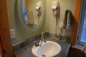 Copper Creek Inn at Mt Rainier