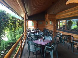 Cariboo Lodge