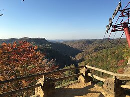 Black Bear Lodge Motel