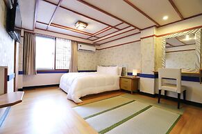 Phoenix Pavilion Hot Spring Hotel