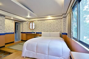 Phoenix Pavilion Hot Spring Hotel