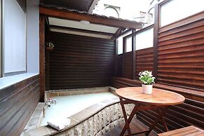 Phoenix Pavilion Hot Spring Hotel