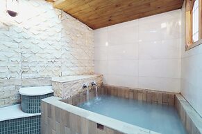 Phoenix Pavilion Hot Spring Hotel