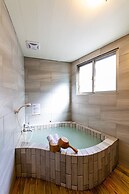 Phoenix Pavilion Hot Spring Hotel