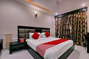 OYO 464 Hotel Lotus Palace