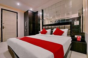 OYO 464 Hotel Lotus Palace