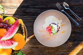 Sindabezi Island Camp