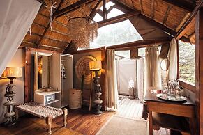 Sindabezi Island Camp