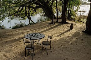 Sindabezi Island Camp