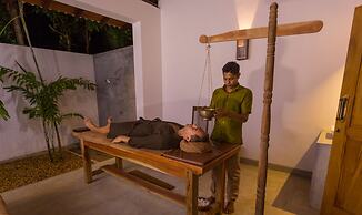Roman Lake Ayurveda Resort