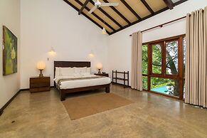 Roman Lake Ayurveda Resort