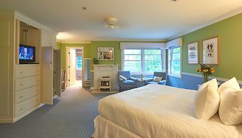 The Inn at Ocean's Edge