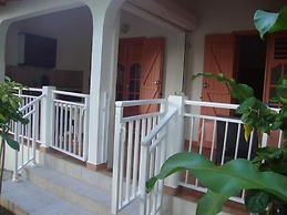 Hotel Restaurant Au Village De Menard