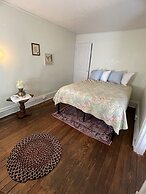 The Maid's Quarters Bed Breakfast & Tearoom