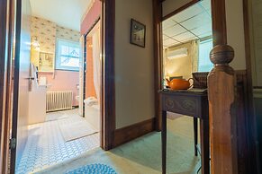 The Maid's Quarters Bed Breakfast & Tearoom