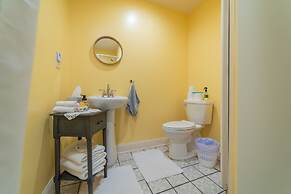 The Maid's Quarters Bed Breakfast & Tearoom