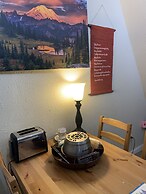 Mountain Meadows Inn