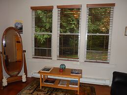 Mountain Meadows Inn