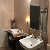 Mountain Meadows Inn