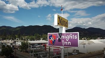 Knight's Inn Motel