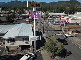 Knight's Inn Motel
