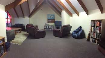 Snow Denn Lodge - Hostel