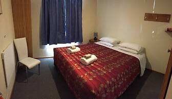 Snow Denn Lodge - Hostel