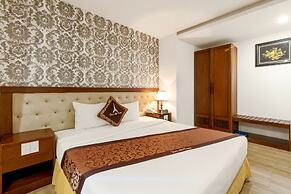 Paris Nha Trang Hotel & Apartment