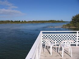 Love At First Sight Hotel