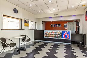 Motel 6 Elizabeth, NJ - Newark Liberty Intl Airport